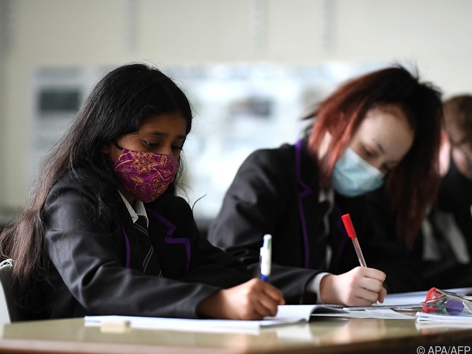 Maskenpflicht für englische Schüler