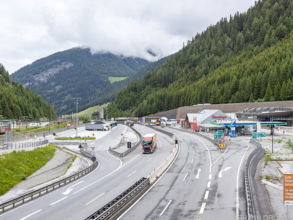 Brenner: Österreich startet am Montag fünftägige Grenzkontrollen - FOCUS  online