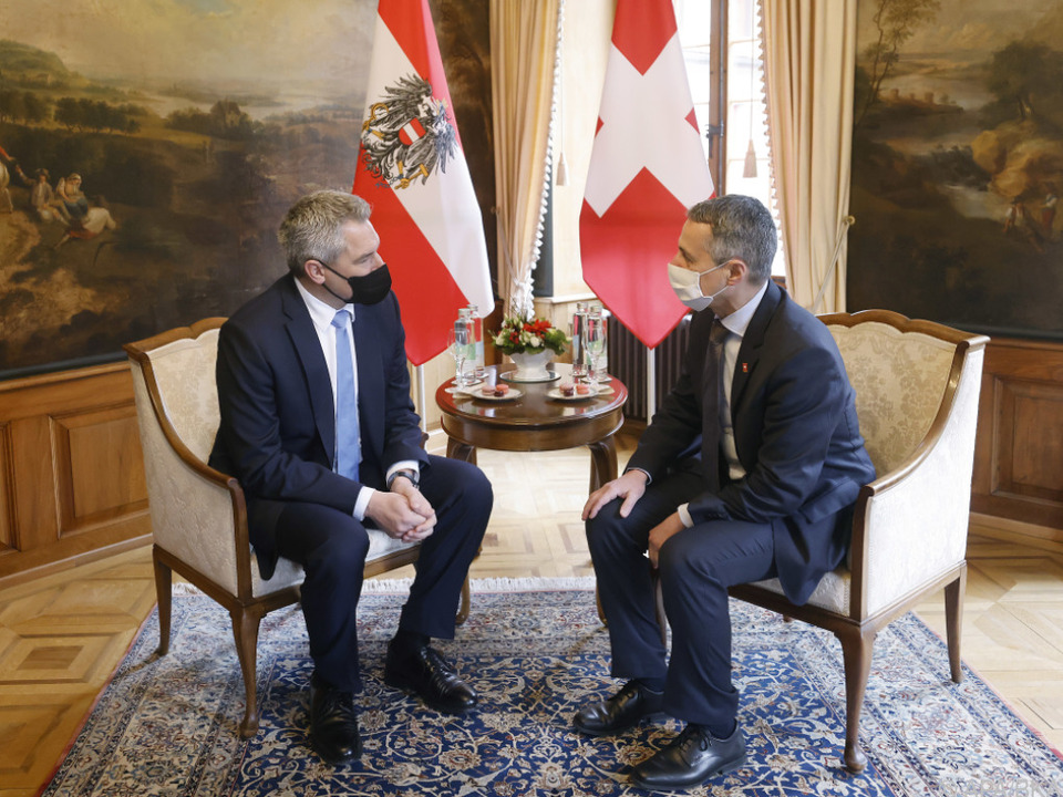 Nehammer beim Treffen mit dem Schweizer Bundespräsidenten Cassis