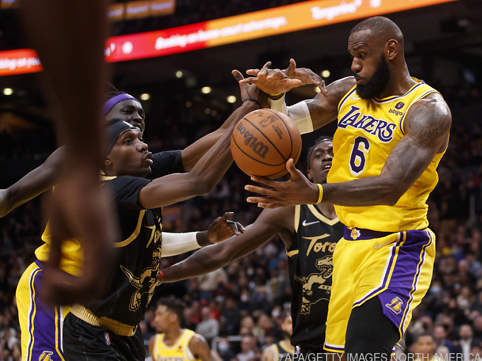 LeBron James führt die Los Angeles Lakers zum Sieg in Toronto