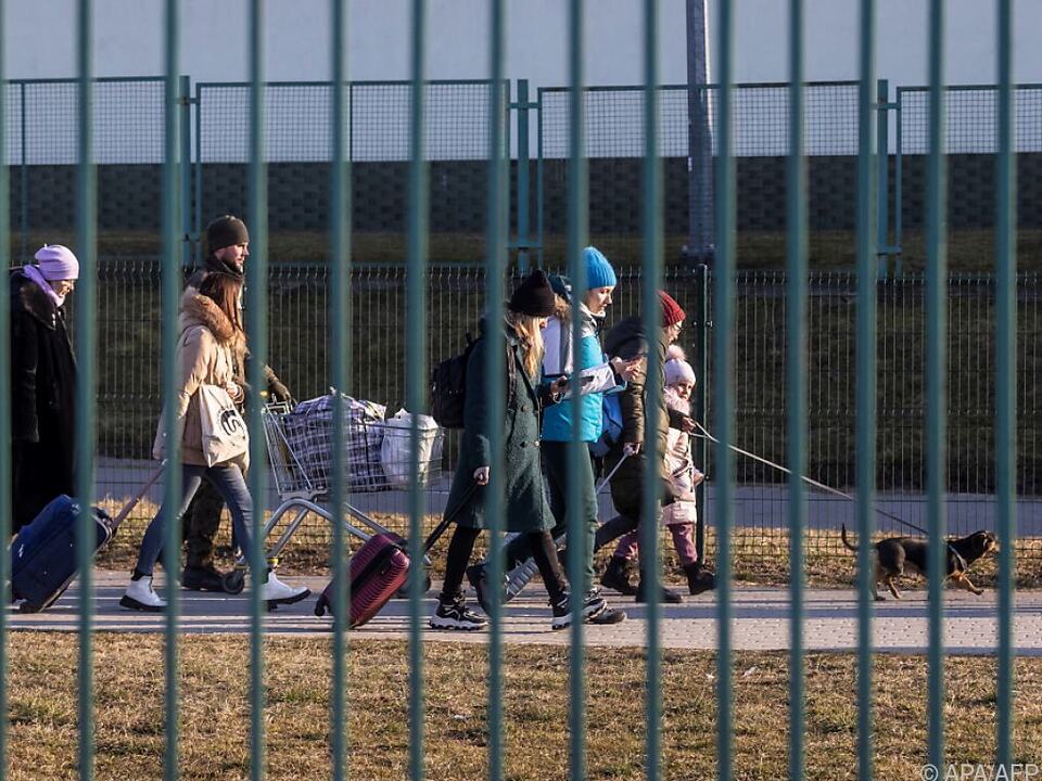 Mehr als zwei Millionen Menschen flohen ins benachbarte Polen