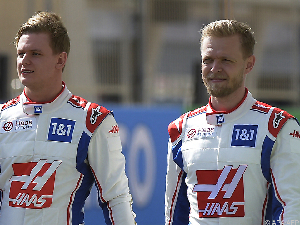 Schumacher und Magnussen bekommen Extrastunden