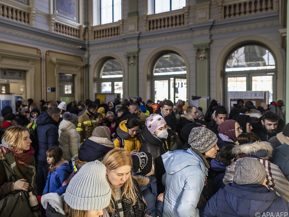 Ukrainische Flüchtlinge im polnischen Grenzbahnhof Przemysl