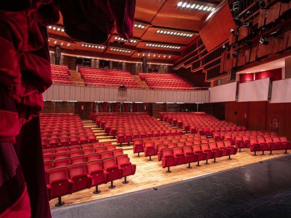 Das Land Südtirol finanziert das Teatro Stabile in diesem Jahr mit fast 1,2 Millionen Euro. (Foto: LPA/Federico Pedrotti) Sala_Grande_Teatro_Comunale_Bolzano_foto_Federico_Pedrotti (3)
