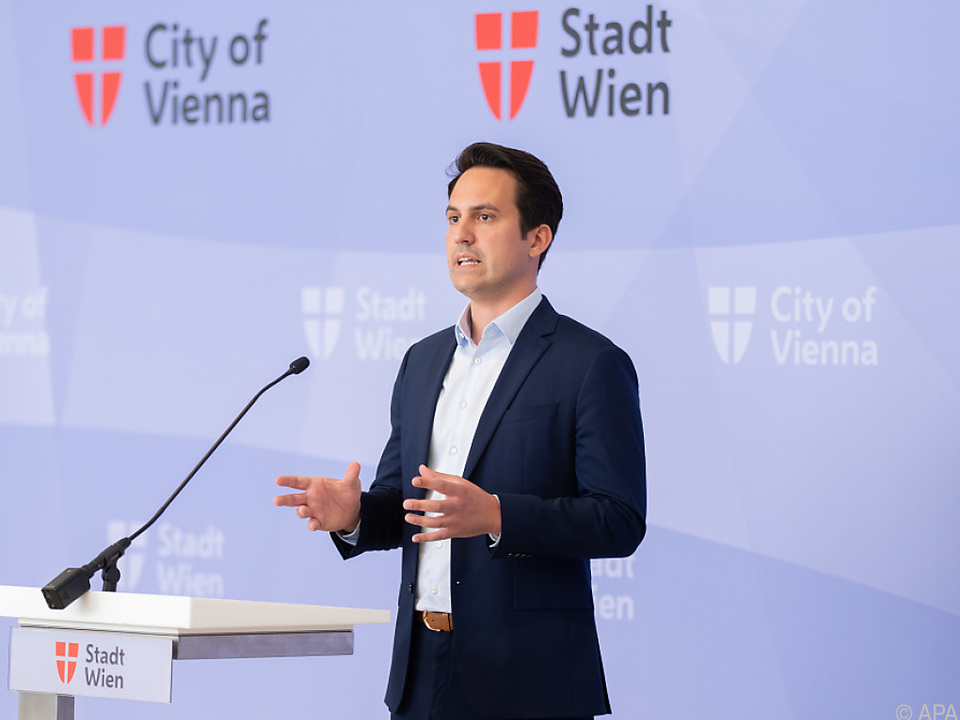 Bildungsstadtrat Christoph Wiederkehr kündigt höhere Standards an