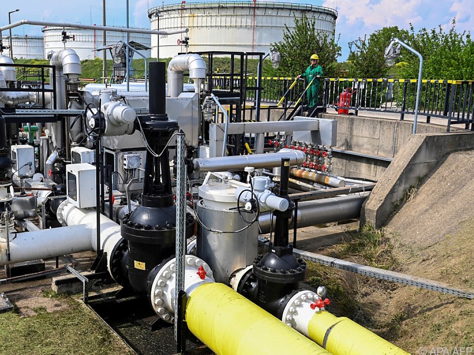 Russisches Öl gelangt über eine Pipeline in eine ungarische Raffinerie