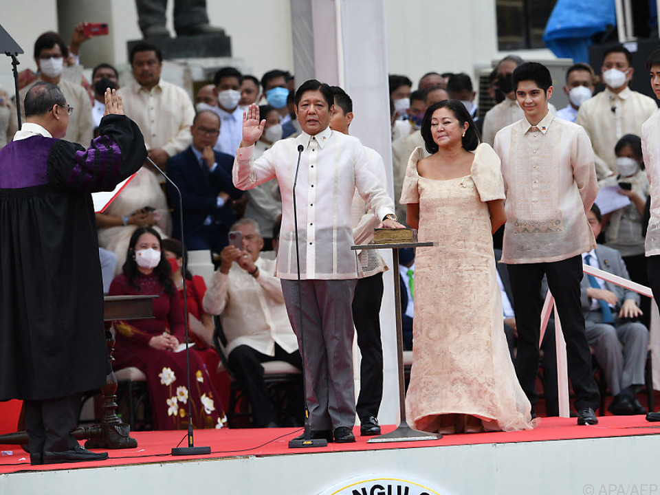 Diktatorensohn Marcos legte Amtseid im Nationalmuseum von Manila ab