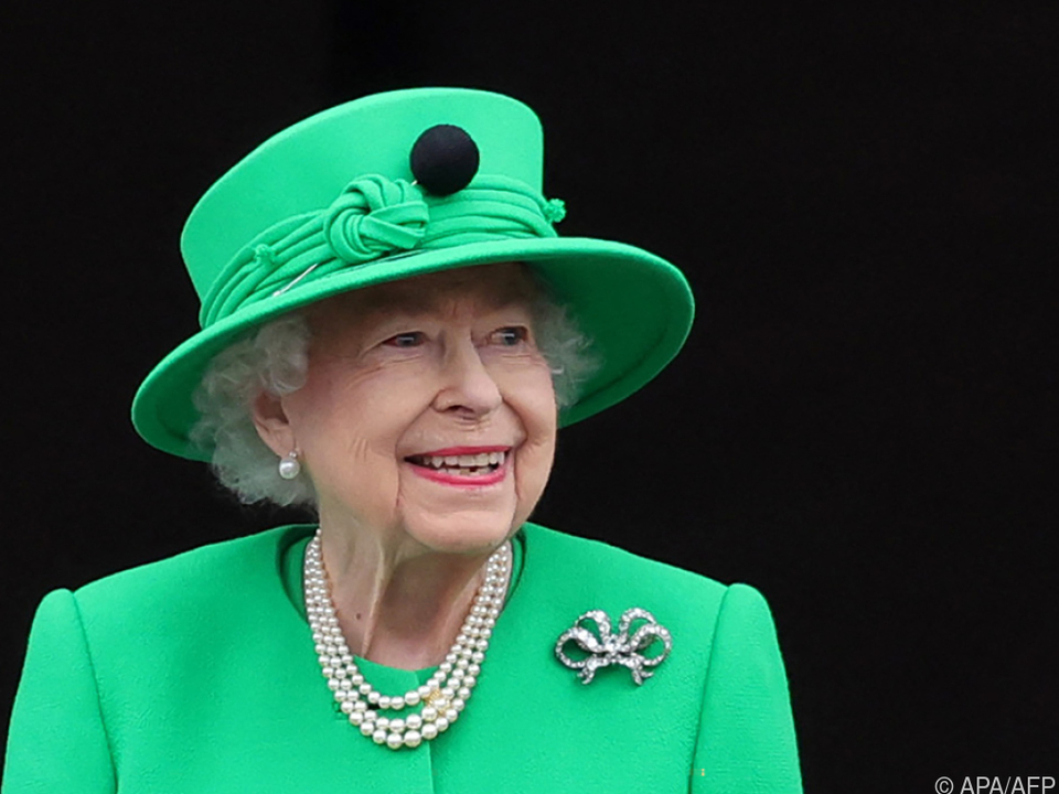Elisabeth II. zeigt sich zum Abschluss am Balkon des Buckingham Palace