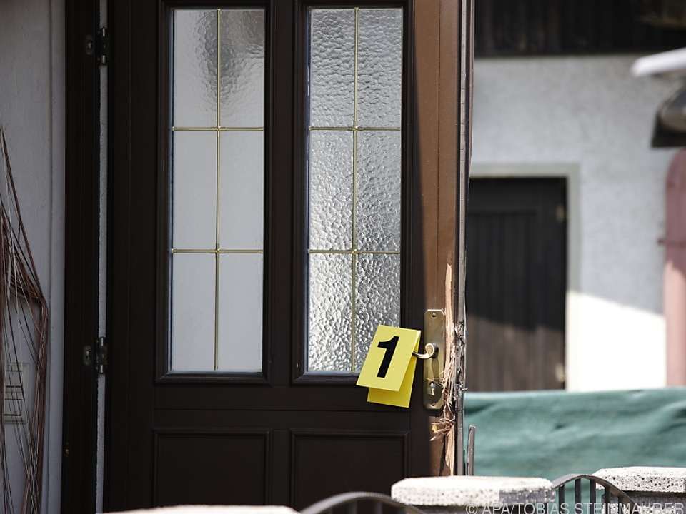 Leblose Körper wurden in Wohnhaus gefunden