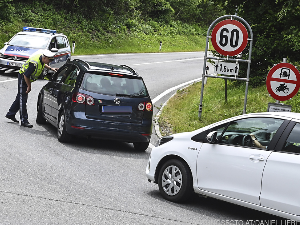 Tiroler Fahrverbote gegen den Ausweichverkehr kommen zum Einsatz.