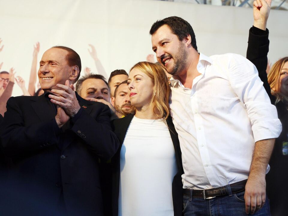 Matteo Salvini con Silvio Berlusconi e Giorgia Meloni.