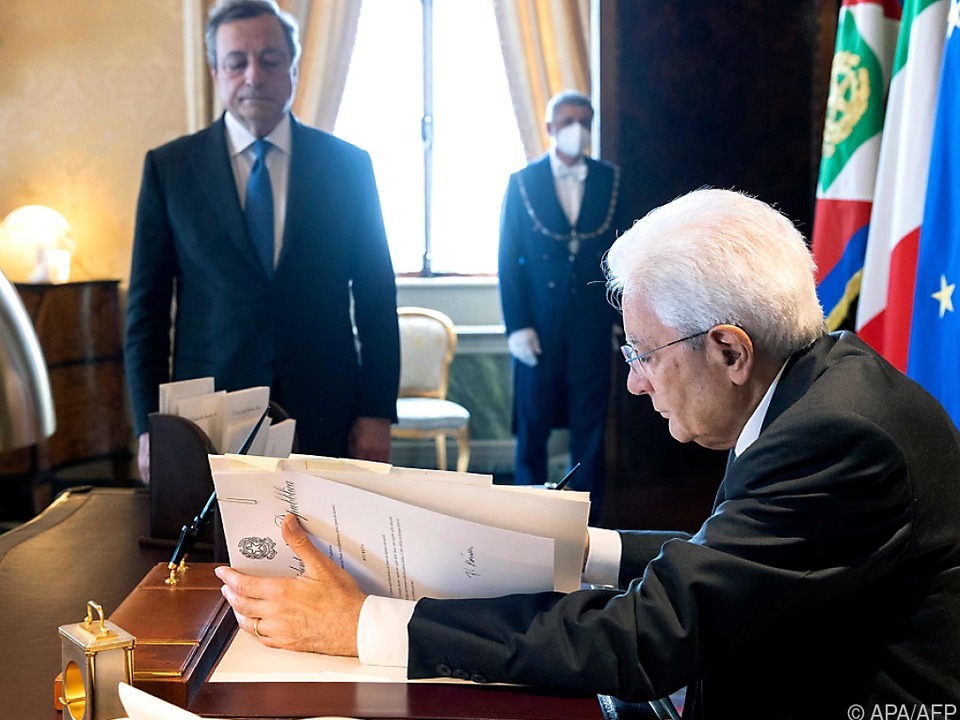 Italiens Staatschef Mattarella bringt Neuwahlen auf den Weg