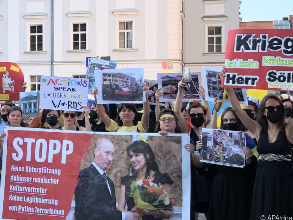 Proteste in Regensburg gegen Netrebkos Auftritt