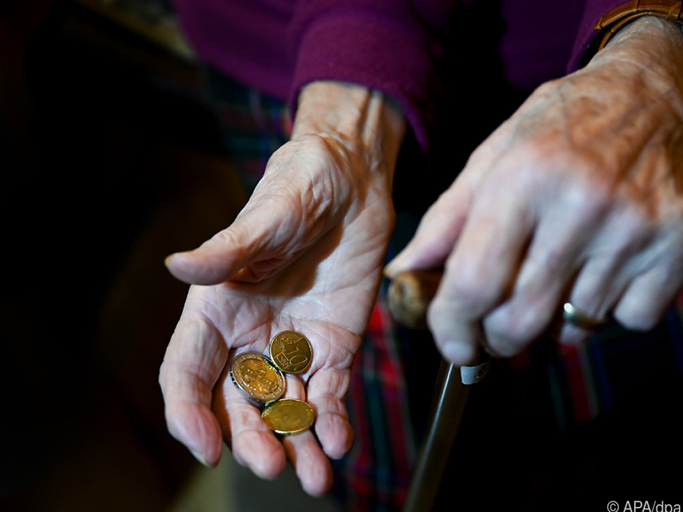 Senioren schauen bei Kreditanfragen oft durch die Finger