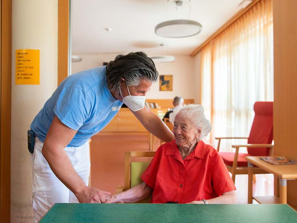 Pflege Senioren Altersheim sym