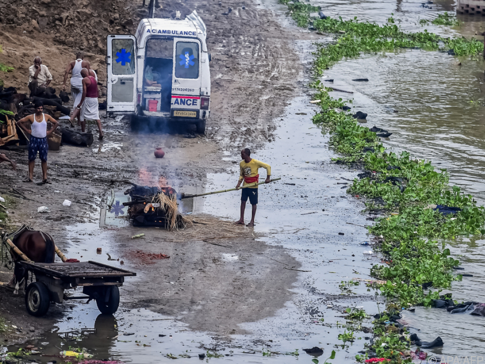 Die Regenfälle und ihre Folgen verwüsteten hunderte Dörfer