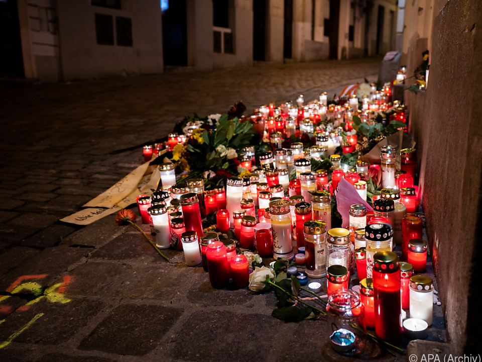 Kerzen am Tatort nach dem Anschlag in der Wiener Innenstadt