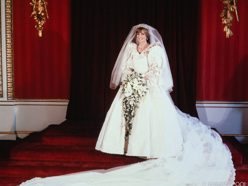 Lady Diana bei ihrer Hochzeit mit Prinz Charles im Juli 1981