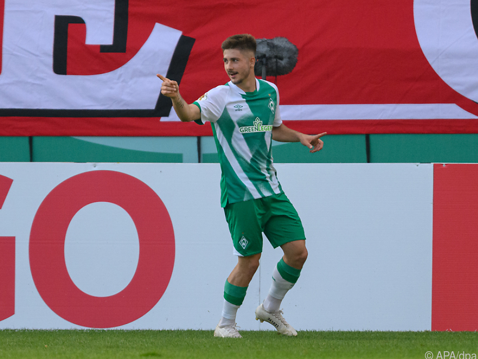 Roman Schmid jubelt nach seinem Tor zu Werders 1:0-Führung