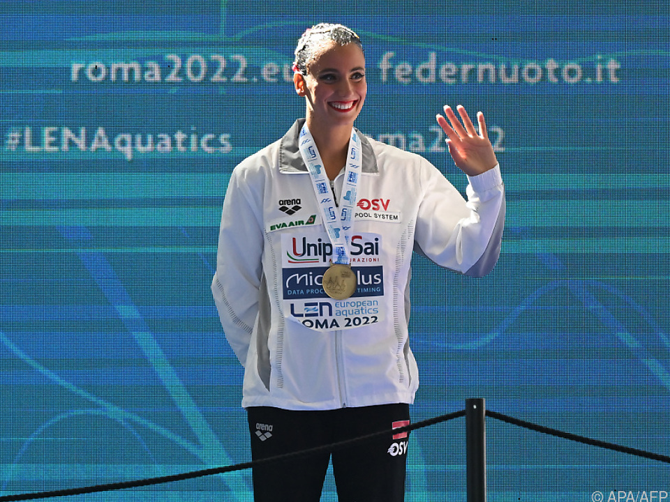 Vasiliki Alexandri strahlt über ihre zweite EM-Bronzemedaille