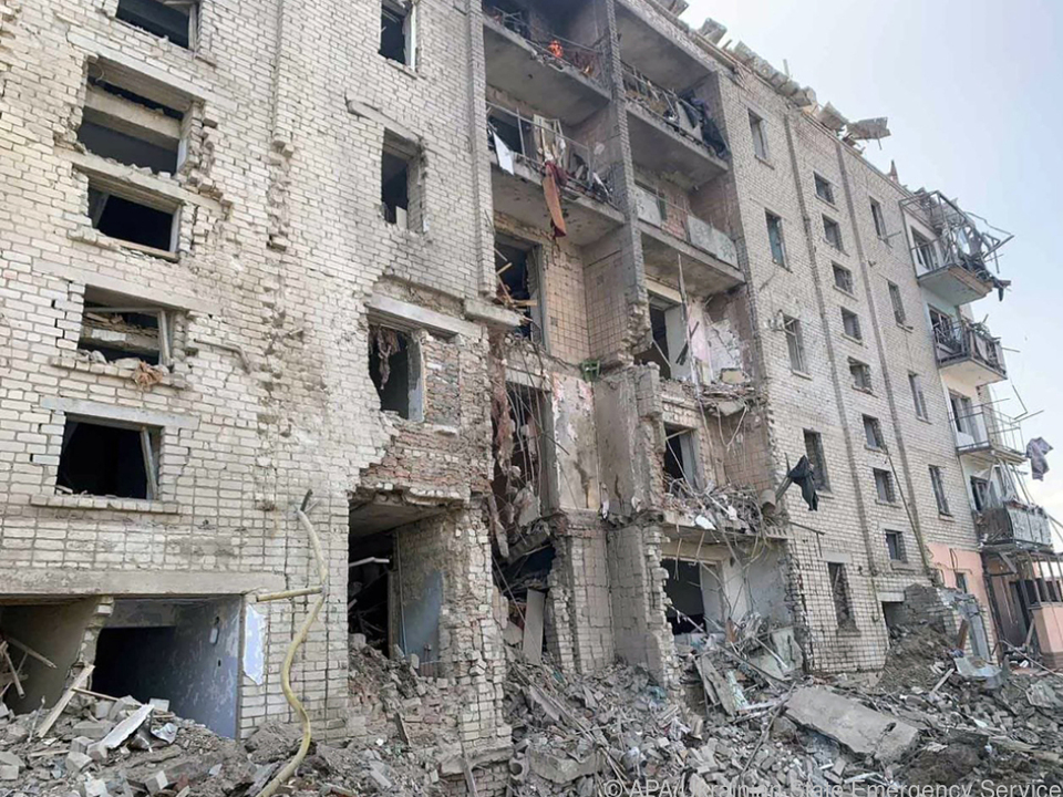 Zerstörte Häuser in der südukrainischen Stadt Wosnessensk