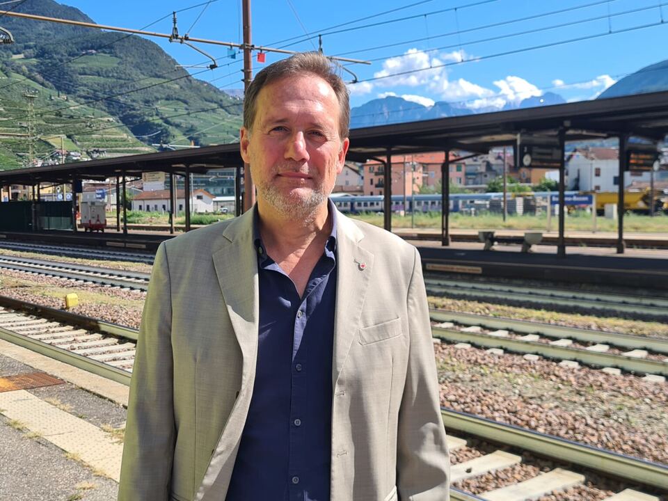 Assessore provinciale Massimo Bessone in stazione a Bolzano