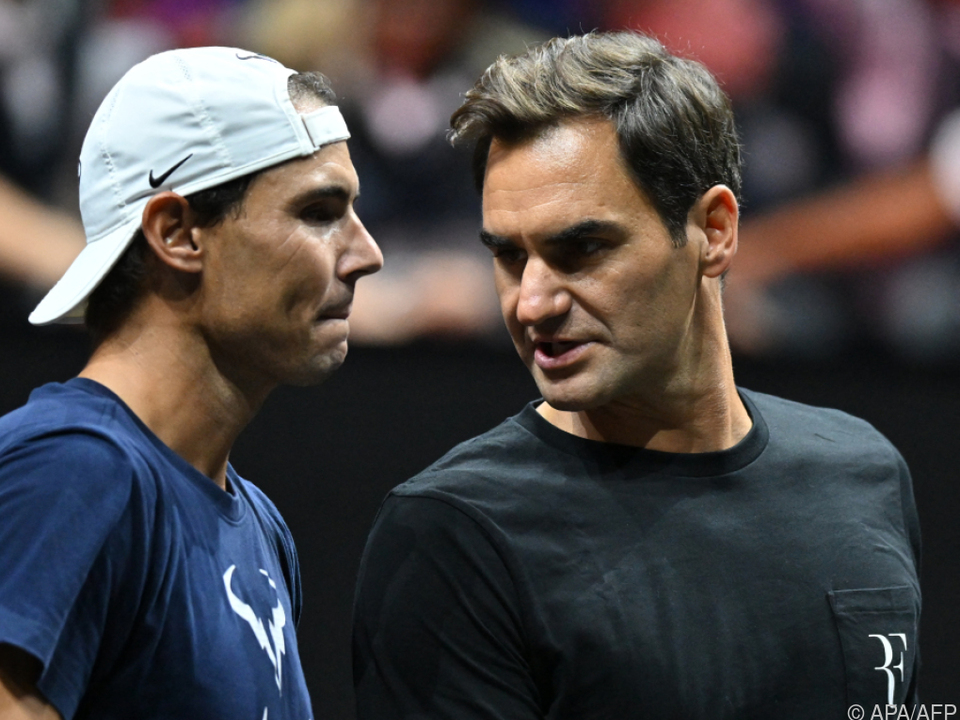 Federer (r.) und Nadal beim Training am Donnerstag