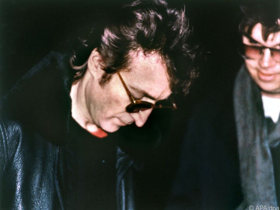 John Lennon gab seinem Mörder noch ein Autogramm
