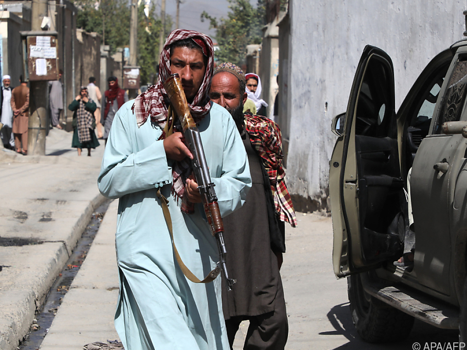 Taliban-Kämpfer am Ort des Anschlags