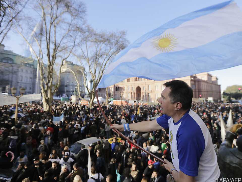 Tausende Unterstützer von Kirchner demonstrieren in Buenos Aires