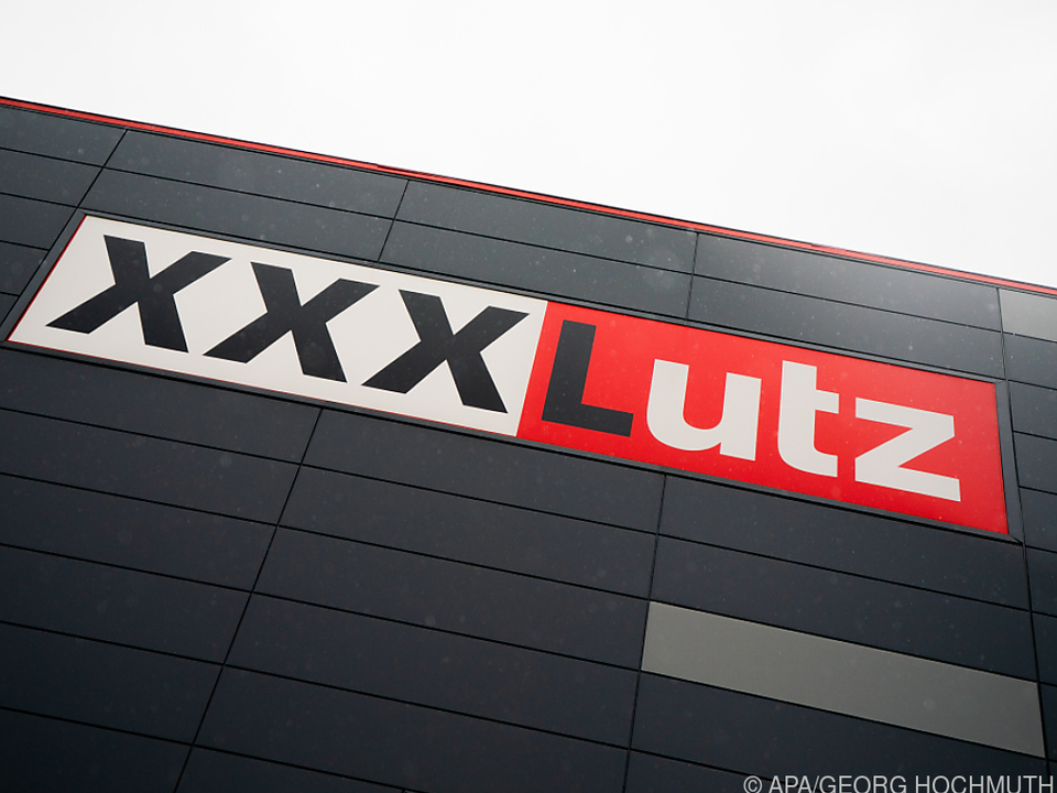 XXXLutz übernimmt Hälfte der deutschen Möbelkette Braun Möbel-Center