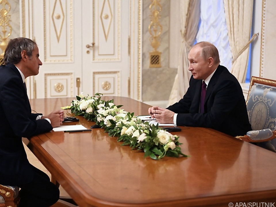 Putin und Grossi in St. Petersburg