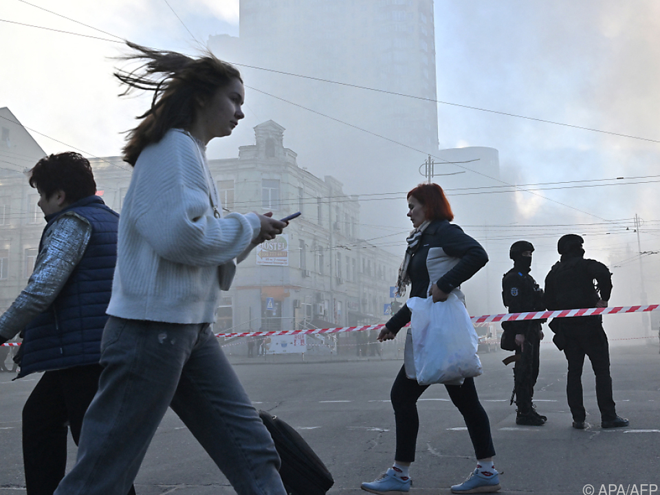 Rauchschwaden in Kiew nach Angriffen am Montag in der Früh