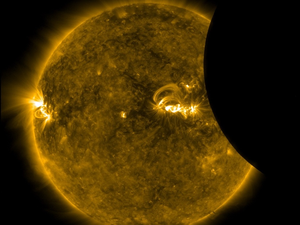 Solar Dynamics Observatory - partielle Sonnenfinsternis