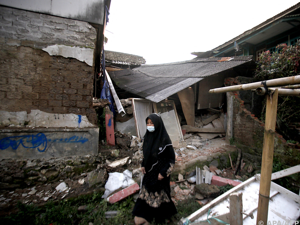 Auf der Insel Java wurden tausende Gebäude beschädigt oder zerstört
