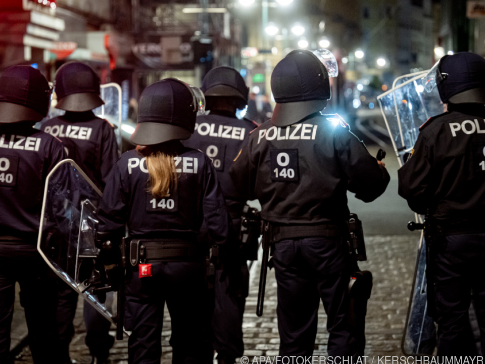 Großeinsatz der Polizei in Linz