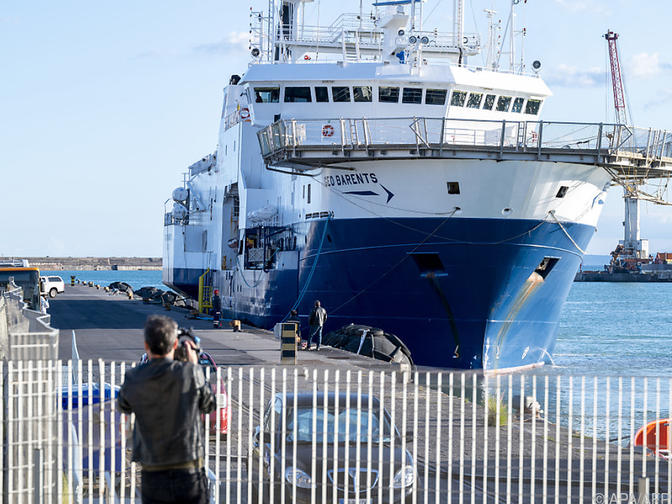 Rettungsschiff durfte nach tagelangem Warten in Sizilien landen