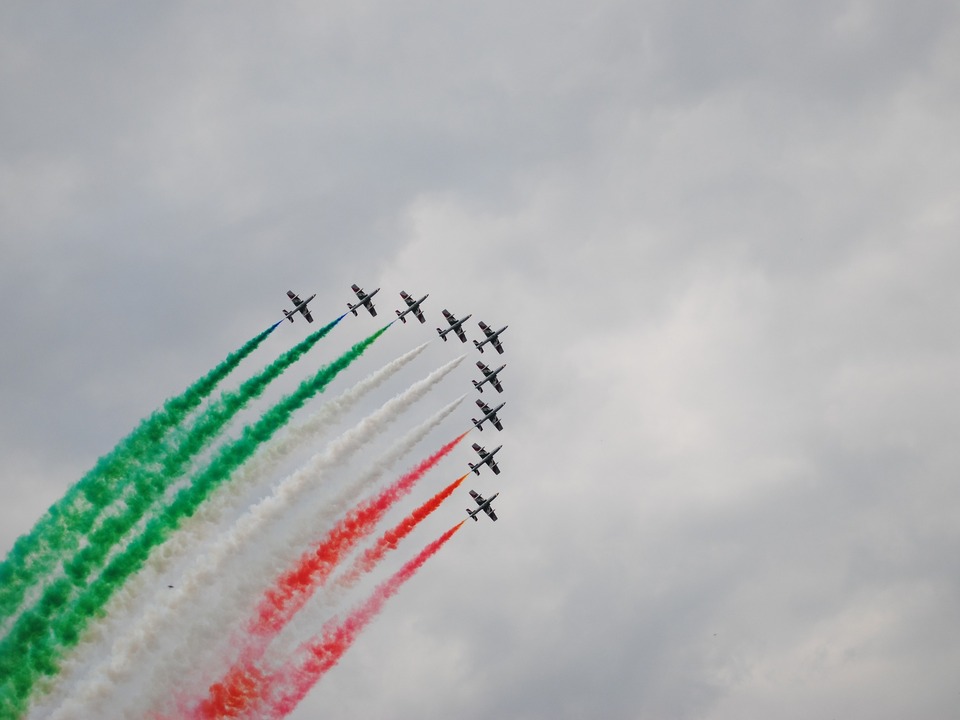 Italien Flugzeug Trikolore Fahne