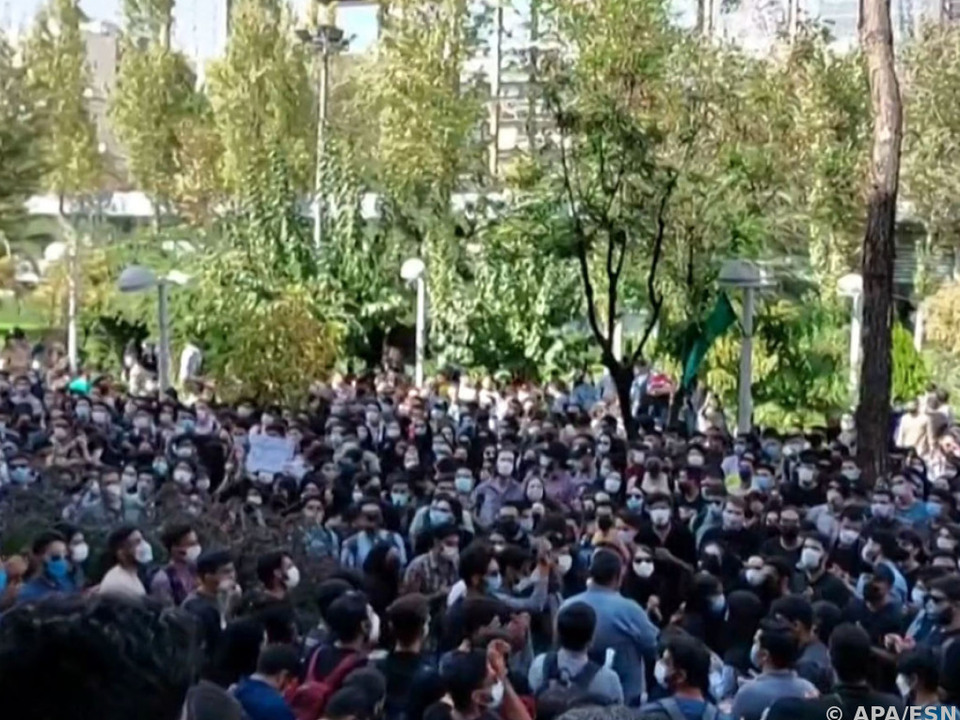 Behörden gehen gegen Proteste an iranischen Universitäten vor (Archiv)