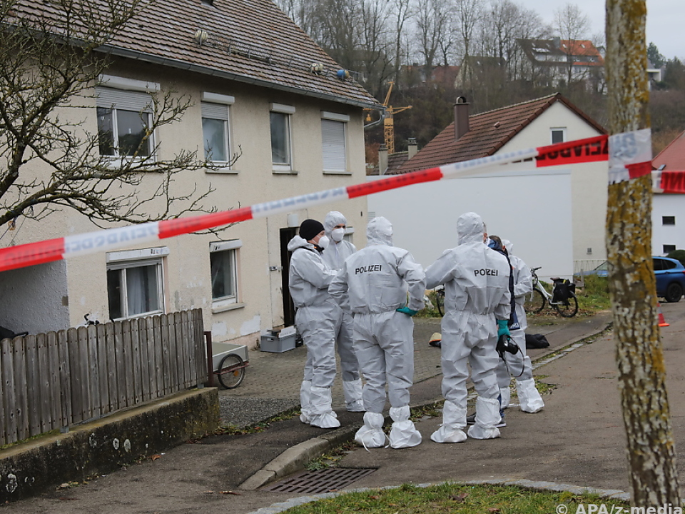 EIn Mann hat zwei Mädchen in Deutschland mit einem Messer attackiert