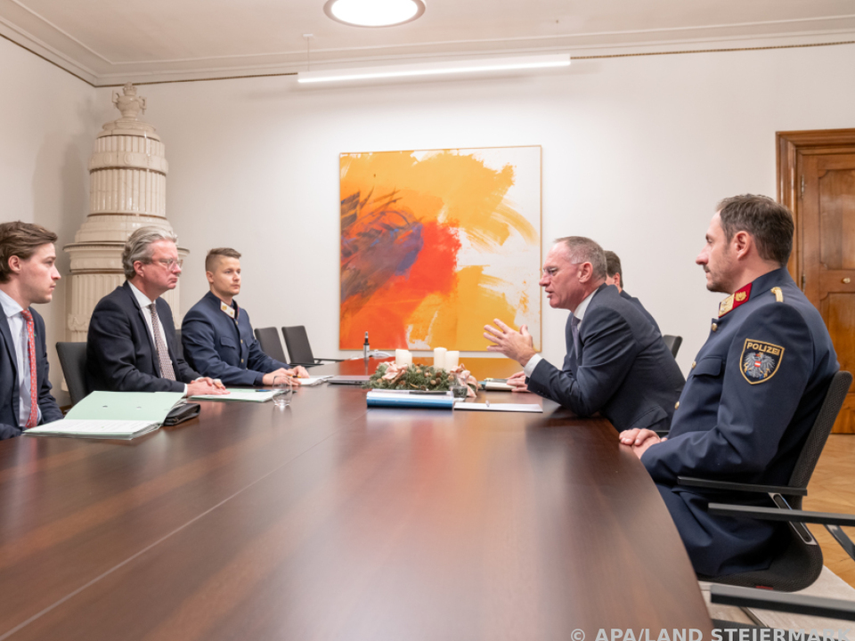 Innenminister Karner gibt in der Steiermark Versprechen ab