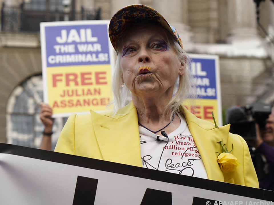 Vivienne Westwood setzte sich öffentlich für Julian Assange ein