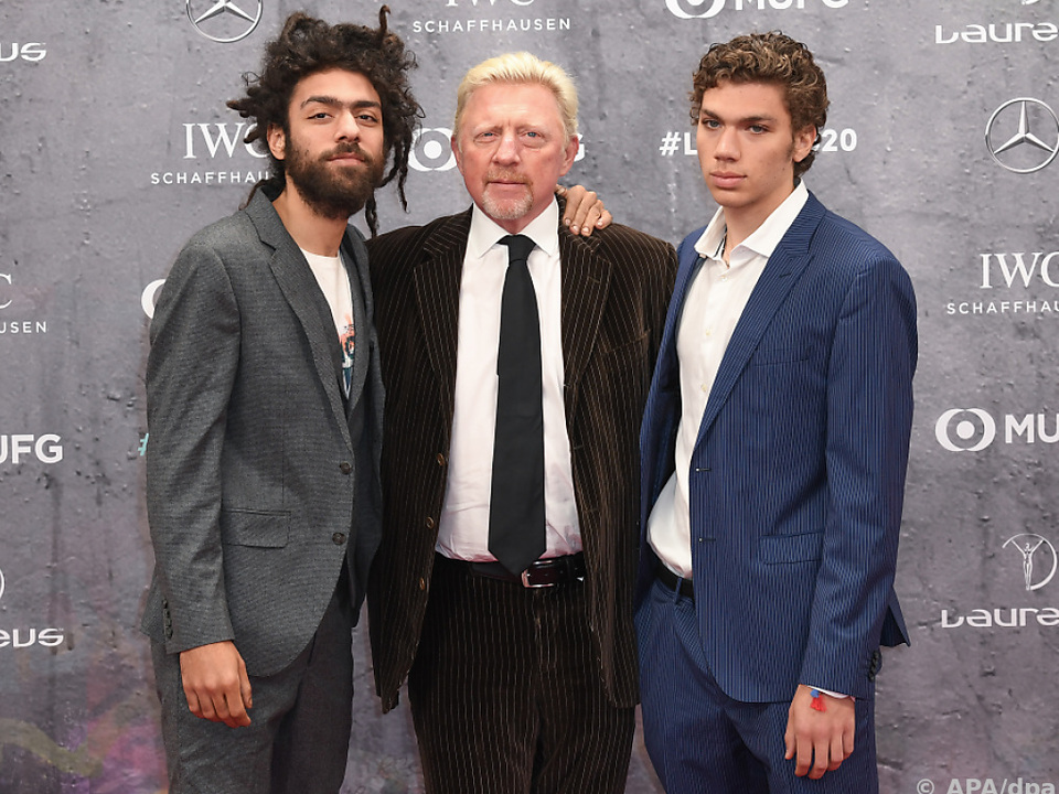 Boris Becker mit seinen Söhnen Noah (l) und Elias (r)