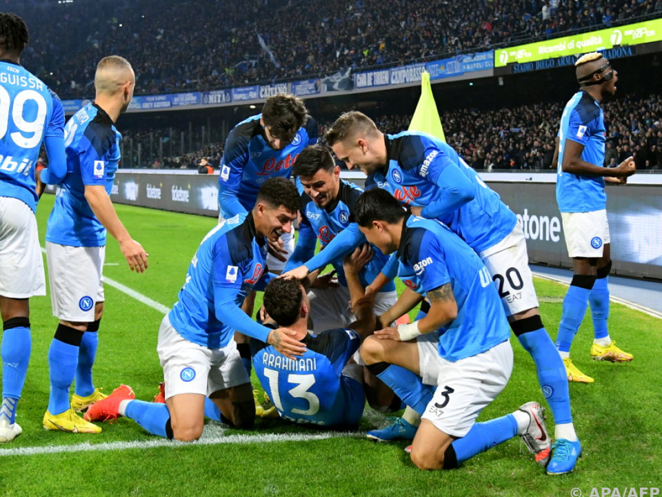 Jubel bei Napoli nach 5:1 gegen Juventus