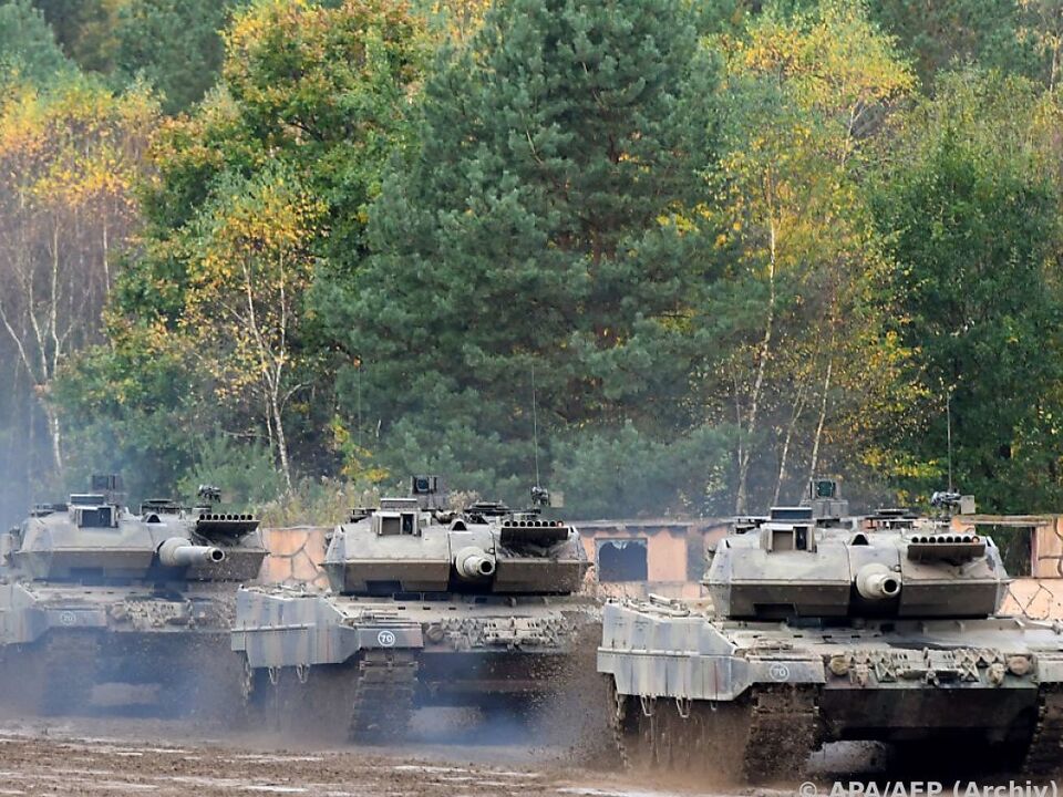 Weiter Streit um Lieferung von deutschen Leopard-Panzern