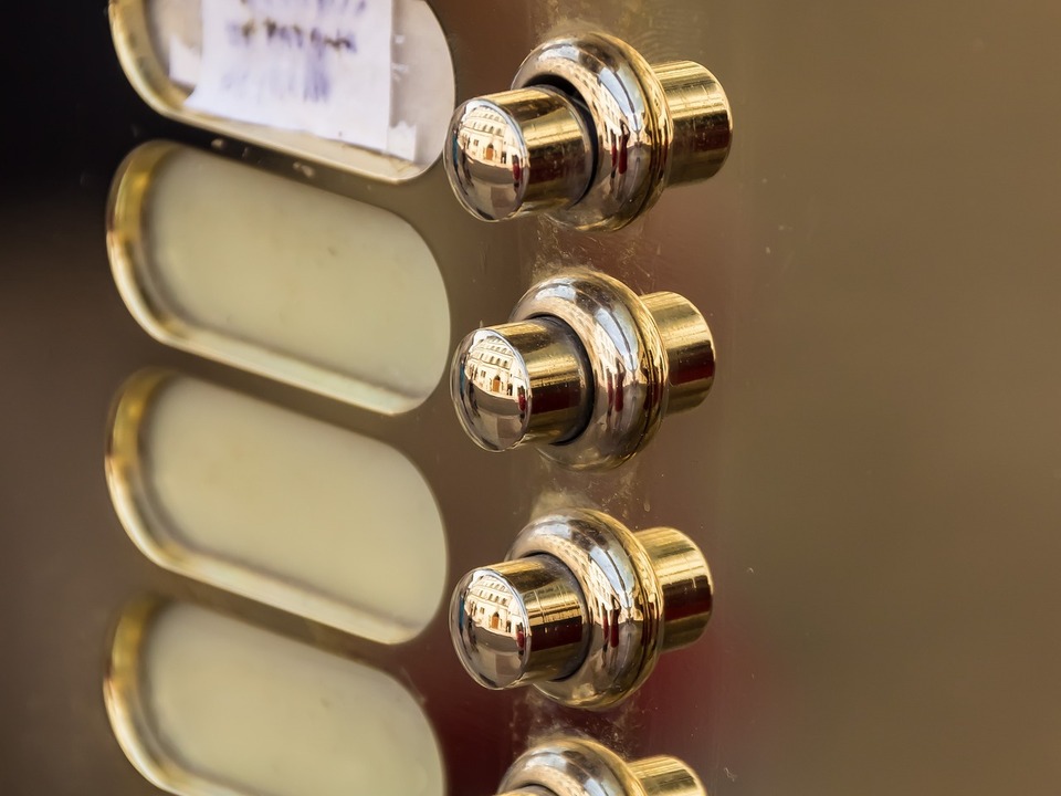 Gef-lschte-Aush-nge-des-Innenministeriums-Hausverwalter-warnen