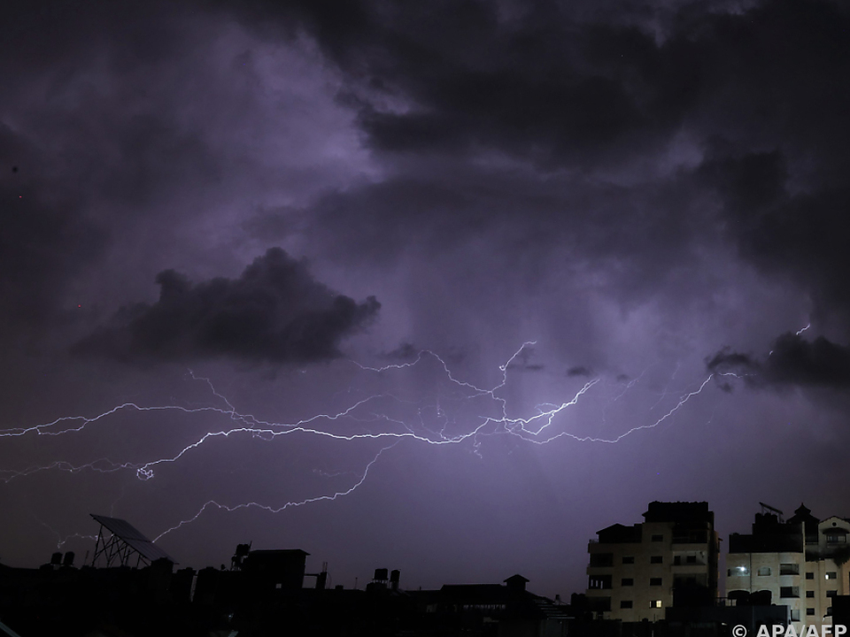 Gewitter über der Stadt Gaza