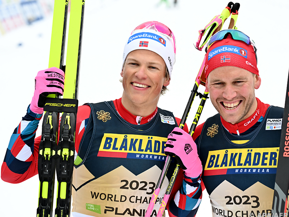 Johannes Hösflot Kläbo (l.) und Paal Golberg holten Teamsprint-Gold