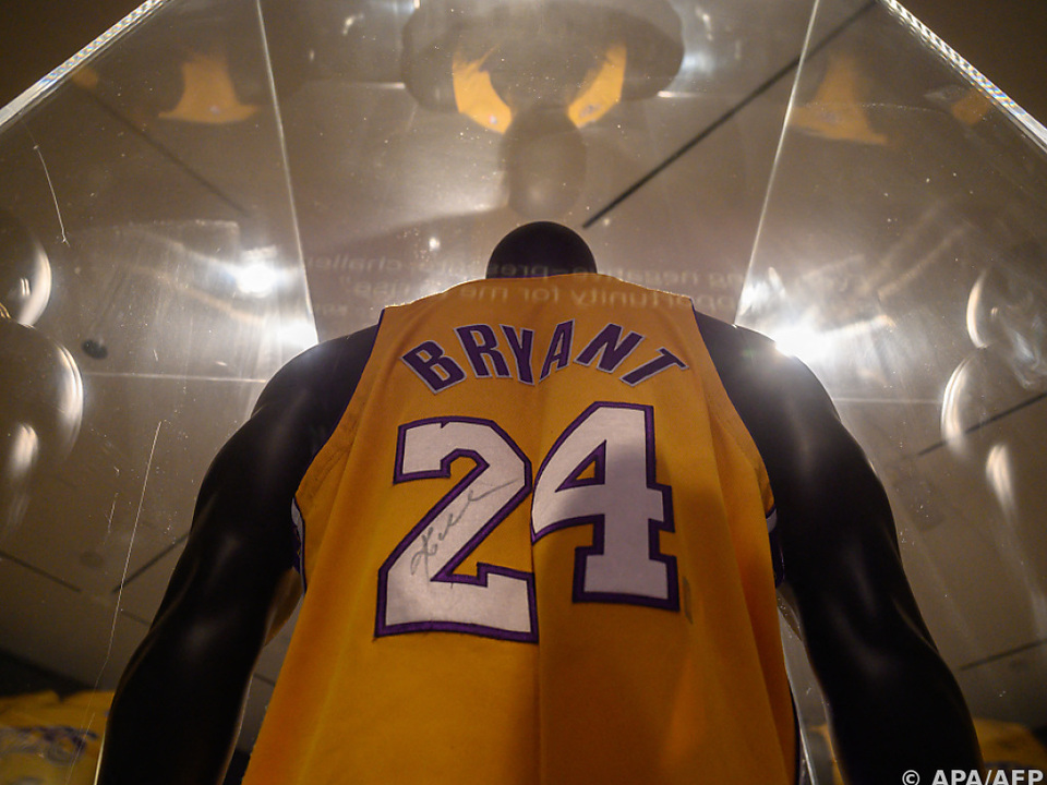 Kobe Bryants Shirt brachte 5,8 Millionen Dollar.