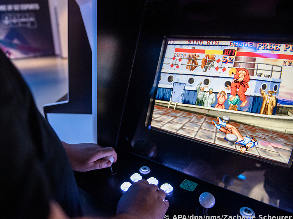 Spielhallen-Flair: Das verbinden Gamerinnen und Gamer oft mit Arcade-Games und Konsolen